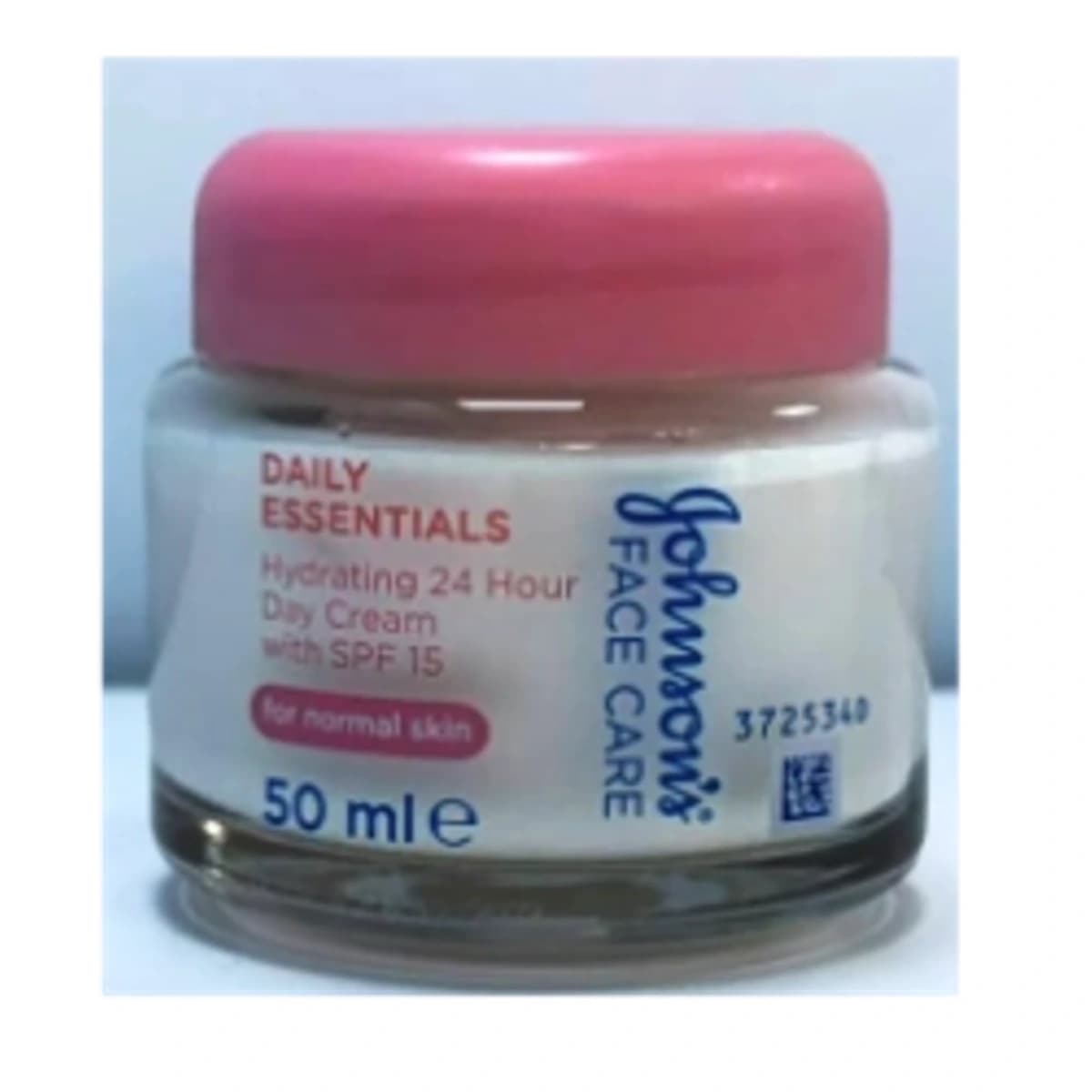Daily Essentials Hydrating 24 Hour Day Cream (with SPF 15) 50 mL